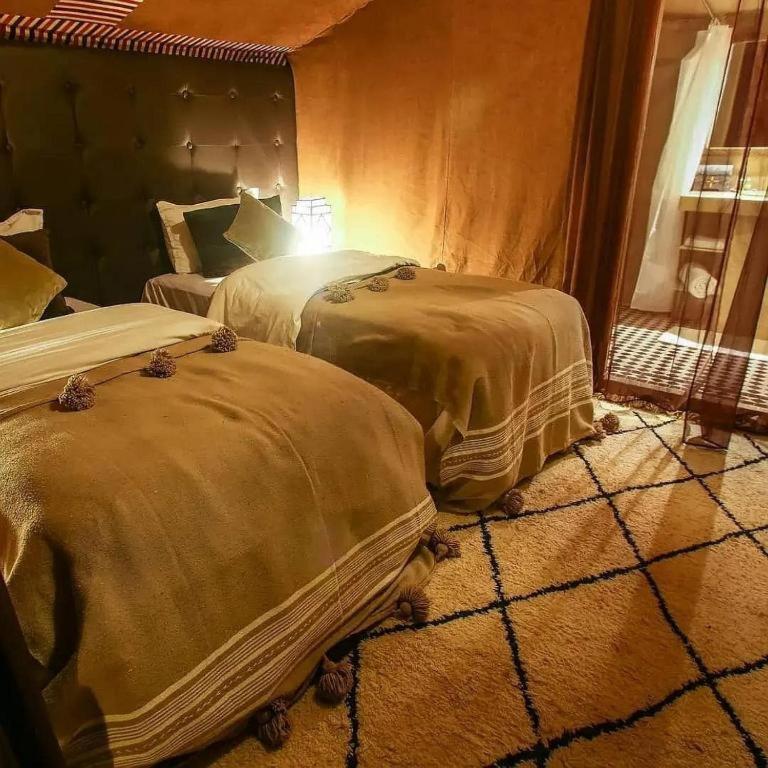 Ahlam Luxury Camp 호텔 메르주가 외부 사진