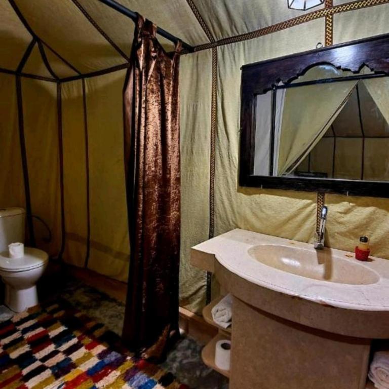 Ahlam Luxury Camp 호텔 메르주가 외부 사진