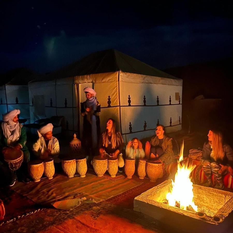 Ahlam Luxury Camp 호텔 메르주가 외부 사진