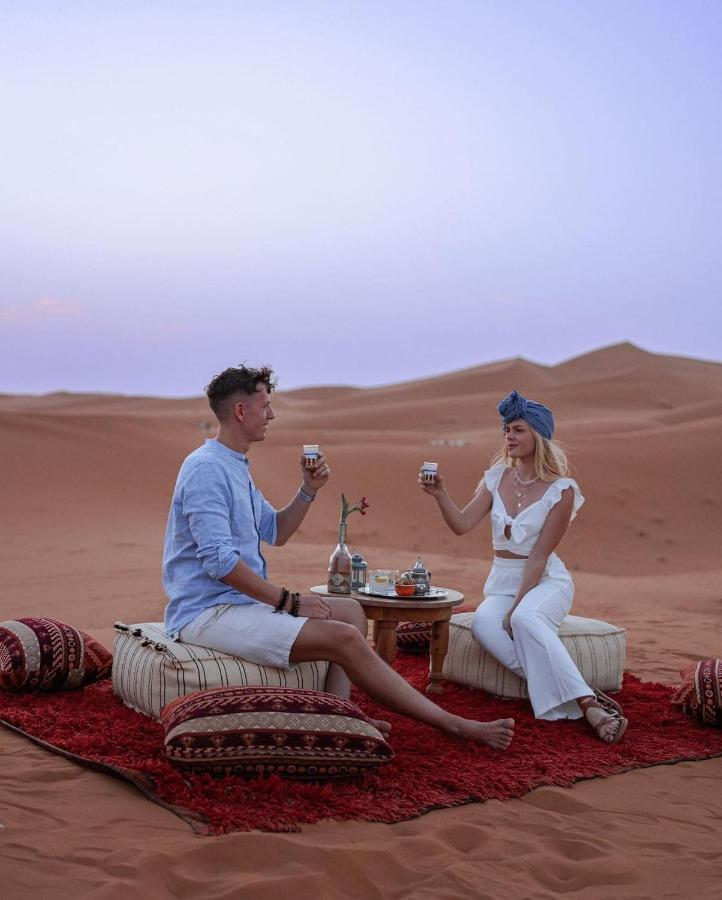 Ahlam Luxury Camp 호텔 메르주가 외부 사진